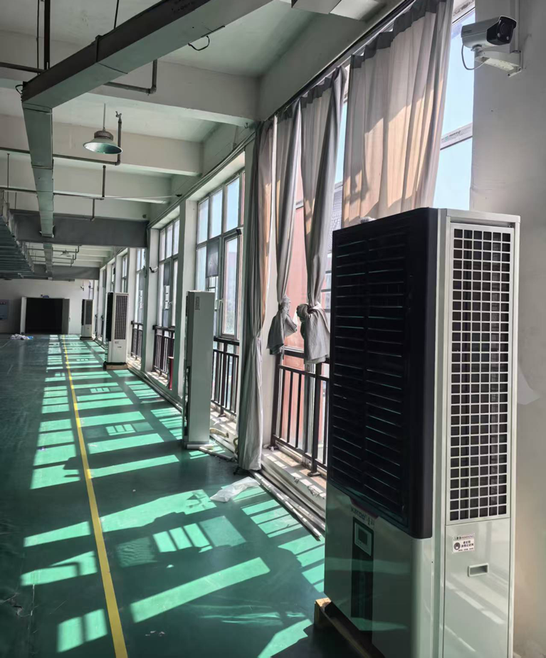 制衣廠制冷降溫，安裝蒸發(fā)冷省電空調(diào)-立式軸流雙風(fēng)口款