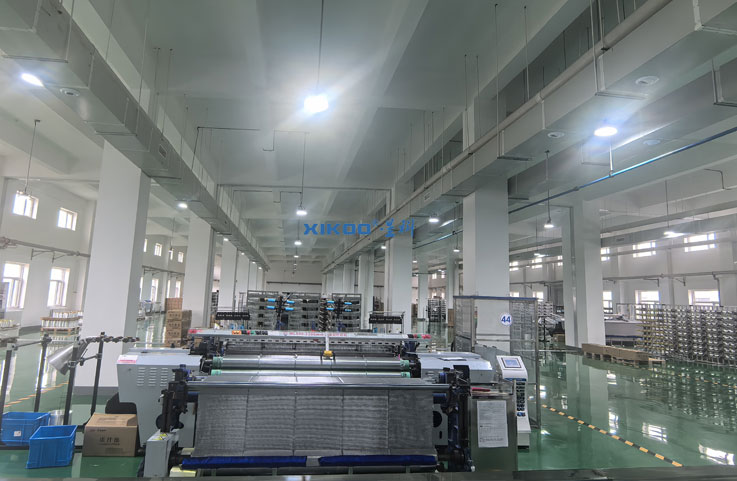 生產(chǎn)車間區(qū)域崗位降溫，安裝星科蒸發(fā)冷省電空調(diào)-立式管道機(jī)